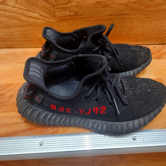 Yeezy 350 V2 Bred - Picture 2 of 2